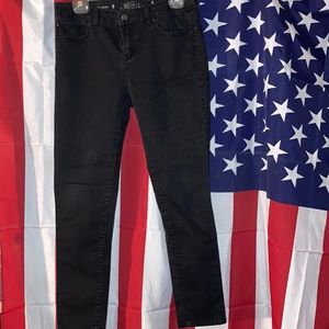 Jennifer Lopez size 8 Black Skinny Jeans